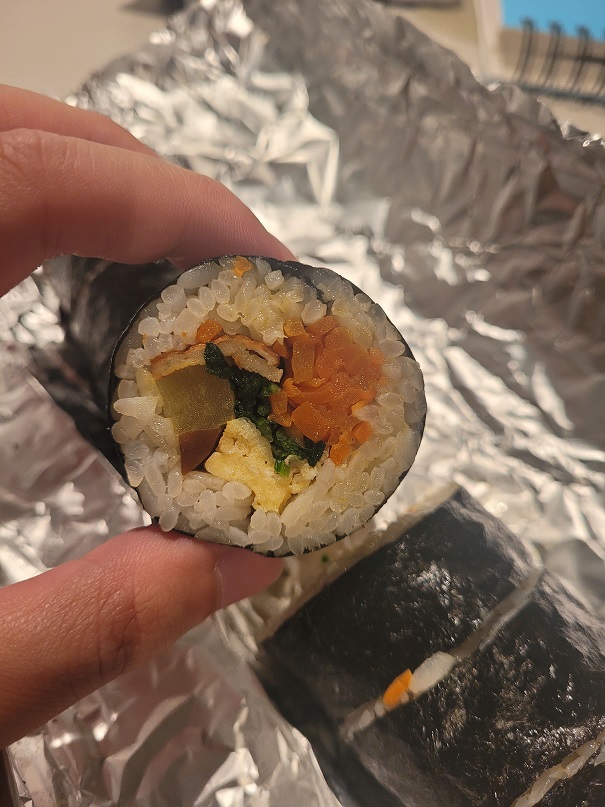 As the semester goes by, everyone's suffering from the course works. There was a midterm break though, it was virtually a focused homework week. The busier the life is, the more important it is to control the stress level. Going farther slowly and steadily is oftentimes much better than sprinting quickly and being exhausted. My November 2023 was just like this. I had much workload coming from term projects, (and damn it there're two of them!) and tried not to be nor of: (1) giving up to the courses or (2) being a highly optimized studying robot. 

It was that time when my Korean angel friend offered a handmade Kimbab. When you have it at night, the taste doubles. When you have it in Canada, the taste quadruples. If it's handmade by your friend, it octaples! 