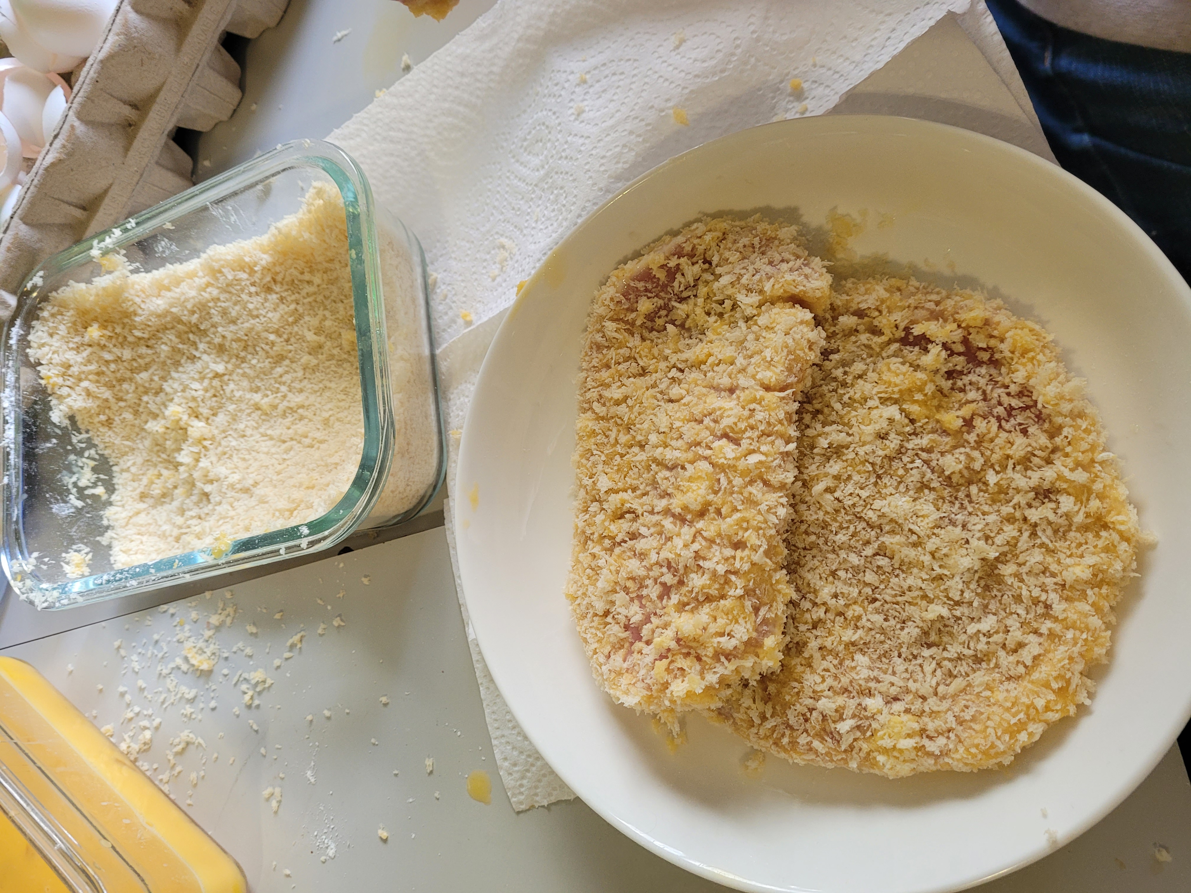 세인트 존스 기숙사에서 친구가 돈카츠 파티를 열었었다. 나는 밥통을 들고 가서 밥을 했다. 