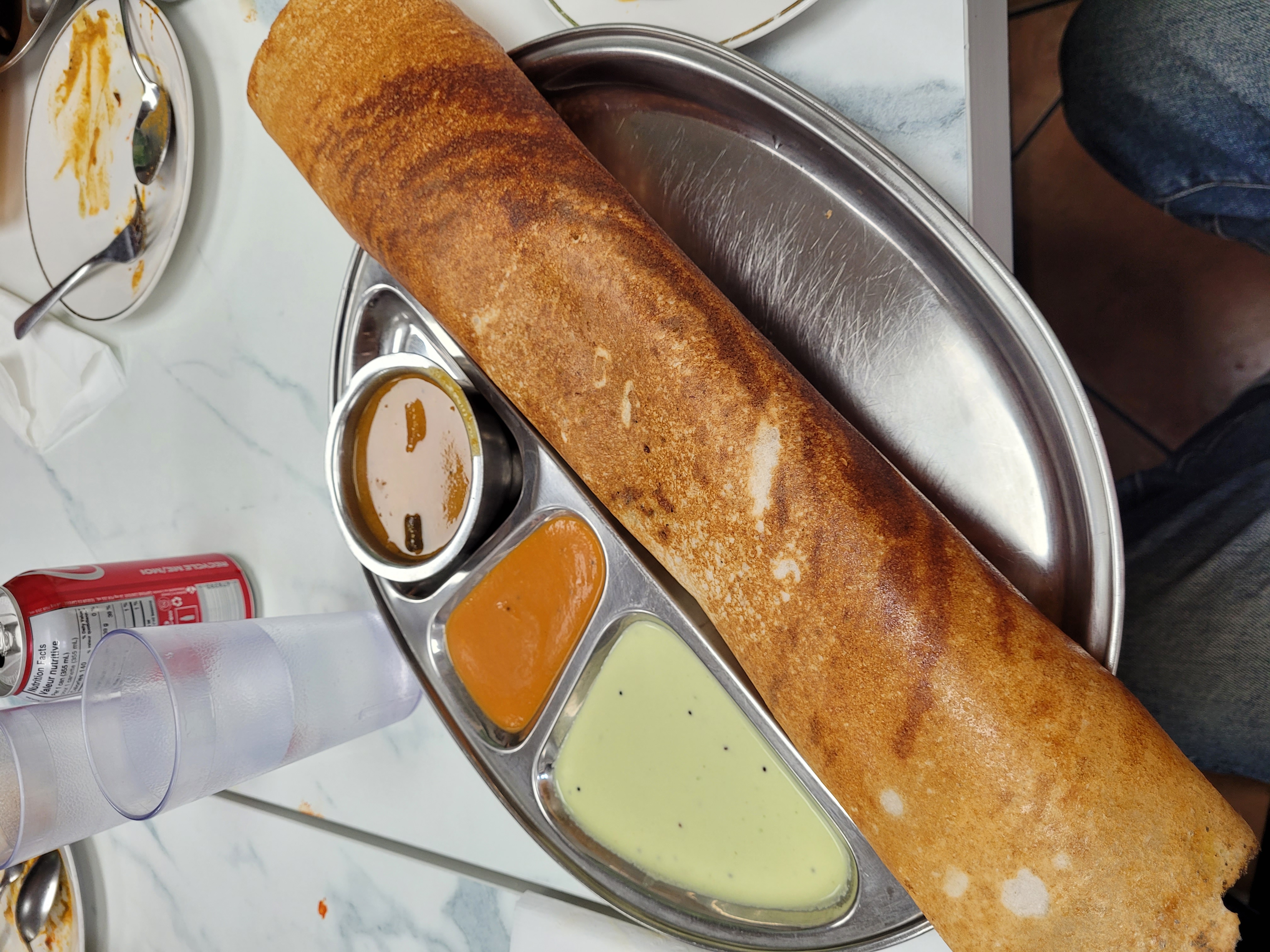 쿠후가 남인도 음식점에 데려가 주었다. curry나 biryani가 아닌 dosa라는 새로운 음식을 접했다. 렌틸로 만든 커다란 크레페 같았다. dosa를 먹기 전에 전식을 너무 많이 먹어서 정말 배가 터지는 줄 알았다. 인도 음식점에 단체로 가면 항상 과식을 하는 것 같다. 